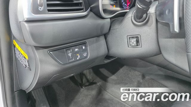 Genesis G70 2019 — photo 28