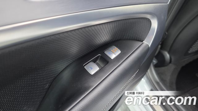 Genesis G70 2019 — photo 30