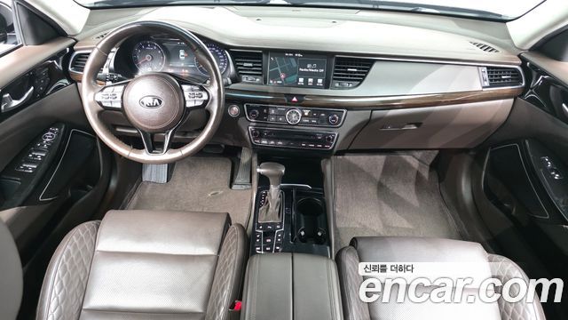 Kia K7 2018 — photo 10
