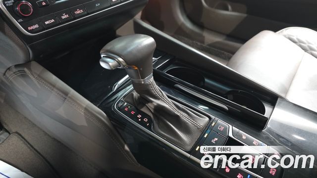 Kia K7 2018 — photo 12