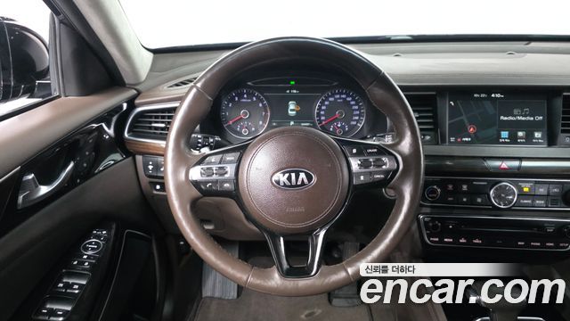 Kia K7 2018 — photo 19