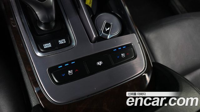 Hyundai Equus 2015 — photo 18