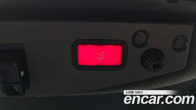 Mercedes-Benz SL-Class 2010 — photo 17