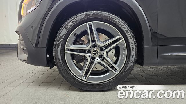 Mercedes-Benz GLB-Class 2020 — photo 5