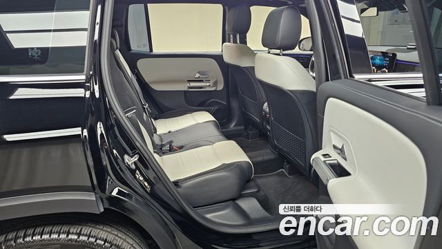 Mercedes-Benz GLB-Class 2020 — photo 17