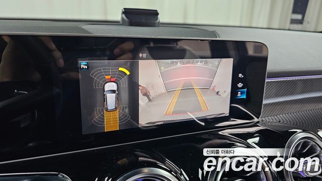 Mercedes-Benz GLB-Class 2020 — photo 20