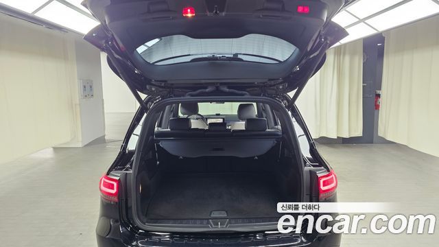 Mercedes-Benz GLB-Class 2020 — photo 23