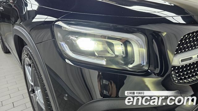 Mercedes-Benz GLB-Class 2020 — photo 8