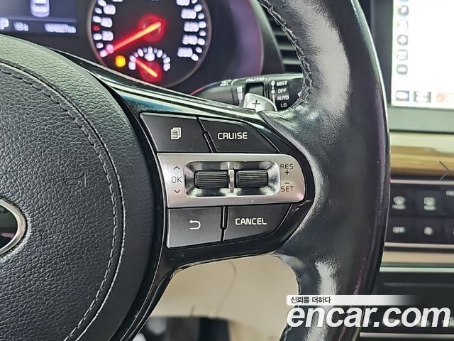 Kia K7 2017 — photo 18