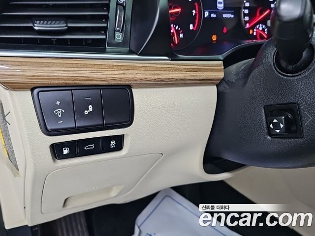 Kia K7 2017 — photo 19