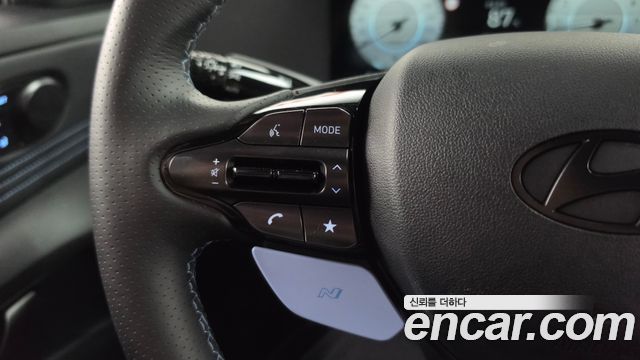 Hyundai AVANTE 2025 — photo 22