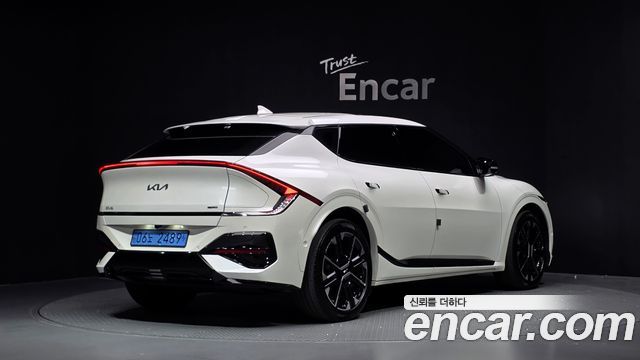 Kia EV6 2025 — photo 2