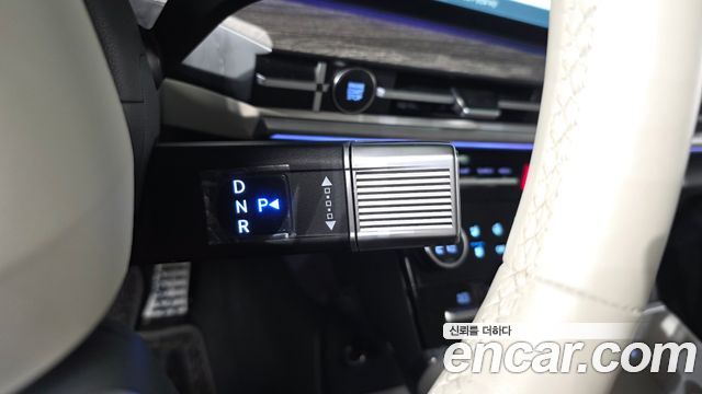 Hyundai Santafe 2025 — photo 12