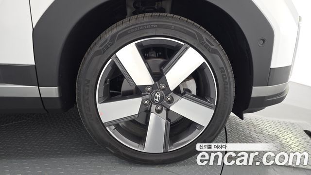Hyundai Santafe 2025 — photo 7