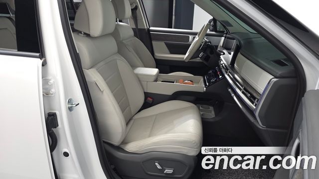 Hyundai Santafe 2025 — photo 16