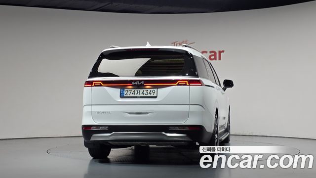 Kia Canival 2023 — photo 4