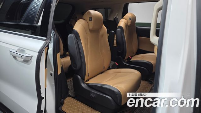 Kia Canival 2023 — photo 18