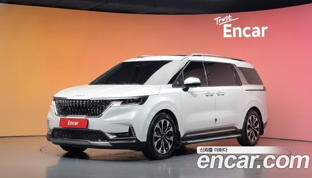 Kia Canival 2023 — photo 1