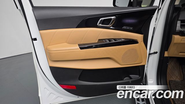Kia Canival 2023 — photo 15