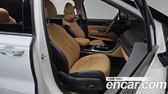 Kia Canival 2023 — photo 16