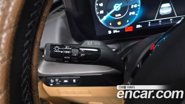 Kia Canival 2023 — photo 30
