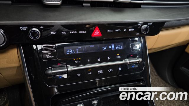 Kia Canival 2023 — photo 32