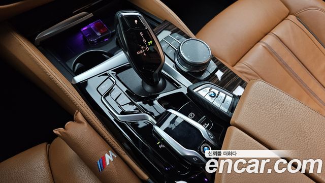BMW 5-Series 2021 — photo 12