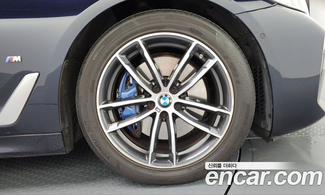 BMW 5-Series 2021 — photo 7