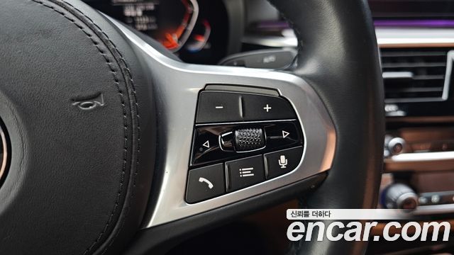 BMW 5-Series 2021 — photo 27