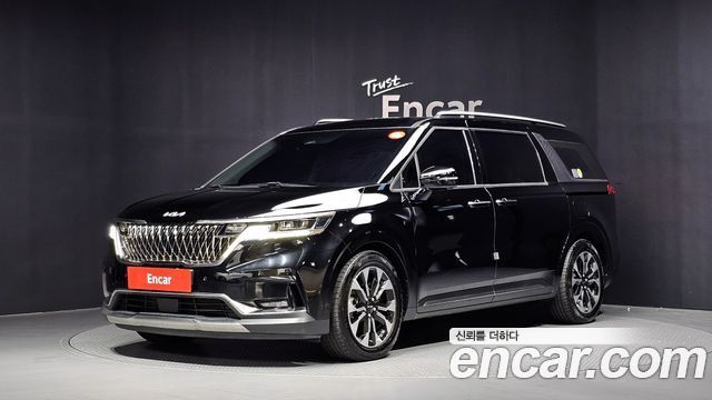 Kia Canival 2023 — photo 1