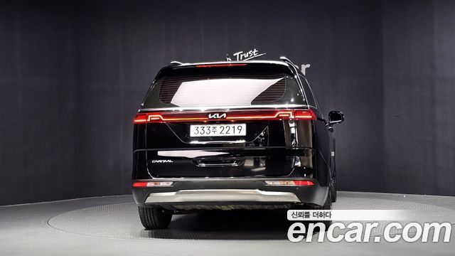 Kia Canival 2023 — photo 4