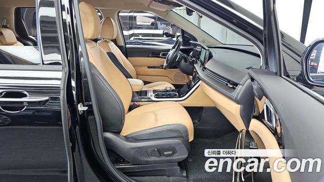 Kia Canival 2023 — photo 17