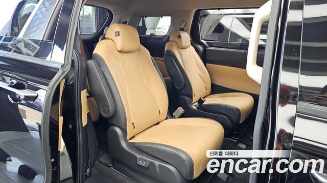 Kia Canival 2023 — photo 18