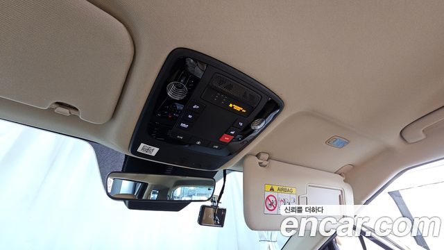 Kia Canival 2023 — photo 24