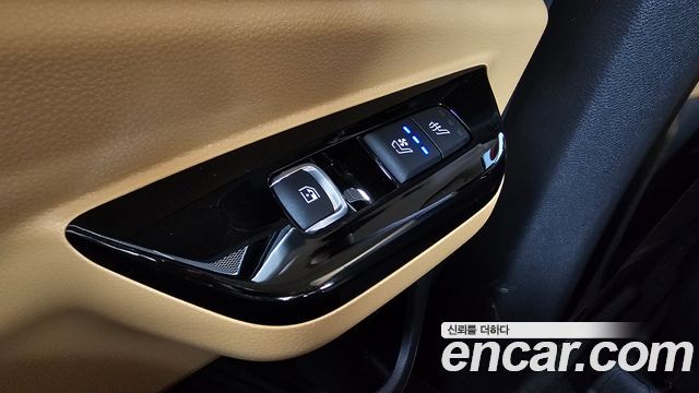 Kia Canival 2023 — photo 25