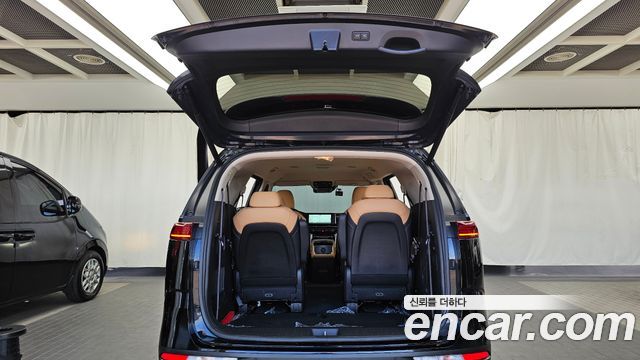 Kia Canival 2023 — photo 26