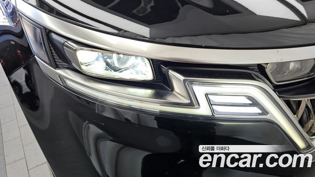 Kia Canival 2023 — photo 8