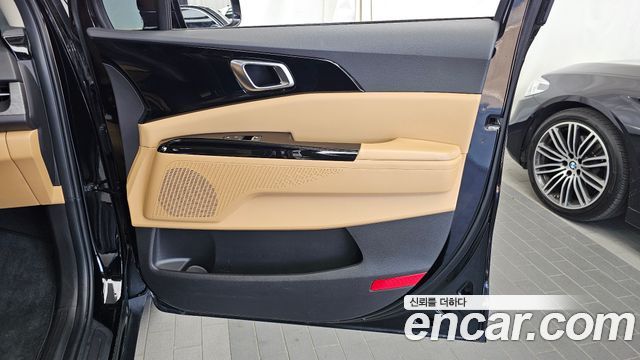 Kia Canival 2023 — photo 15