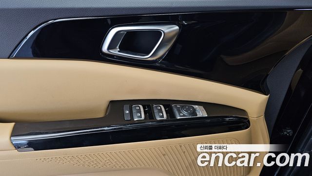 Kia Canival 2023 — photo 32