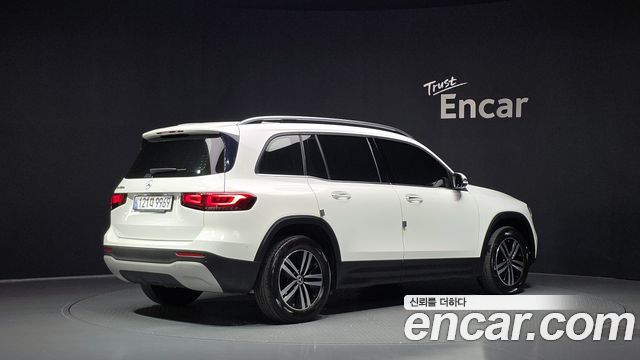 Mercedes-Benz GLB-Class 2021 — photo 2