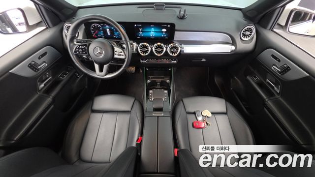 Mercedes-Benz GLB-Class 2021 — photo 10