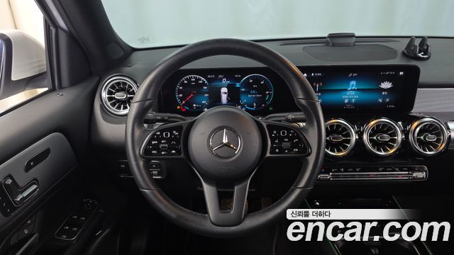 Mercedes-Benz GLB-Class 2021 — photo 19