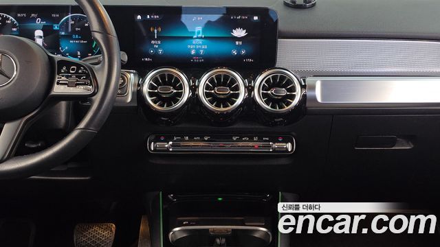 Mercedes-Benz GLB-Class 2021 — photo 20
