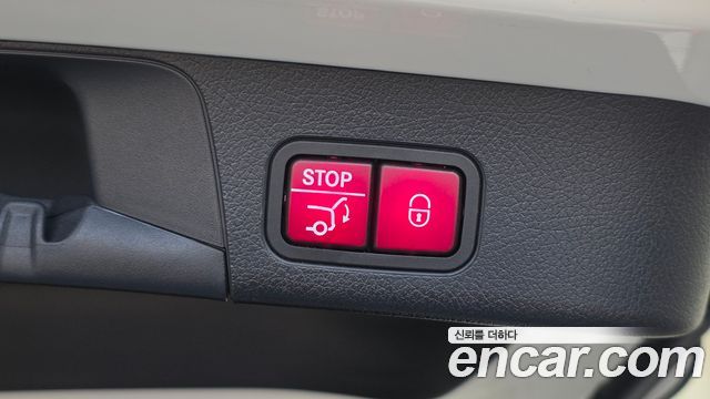 Mercedes-Benz GLB-Class 2021 — photo 29