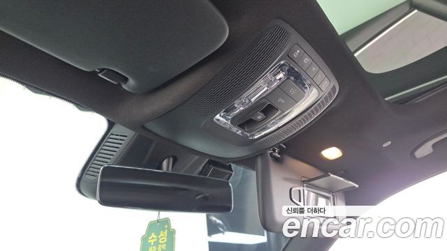 Mercedes-Benz GLB-Class 2021 — photo 30