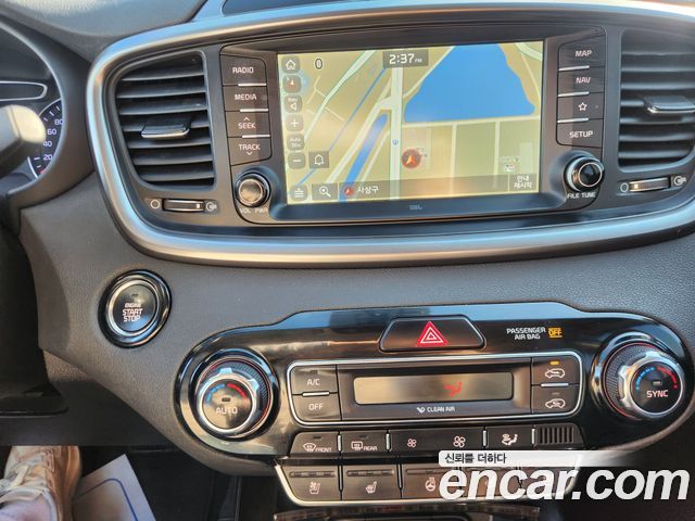 Kia Sorento 2018 — photo 10