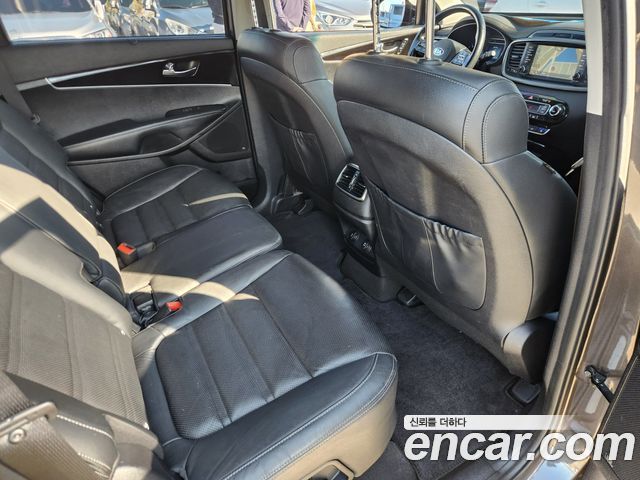 Kia Sorento 2018 — photo 16