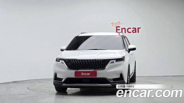 Kia Canival 2023 — photo 3