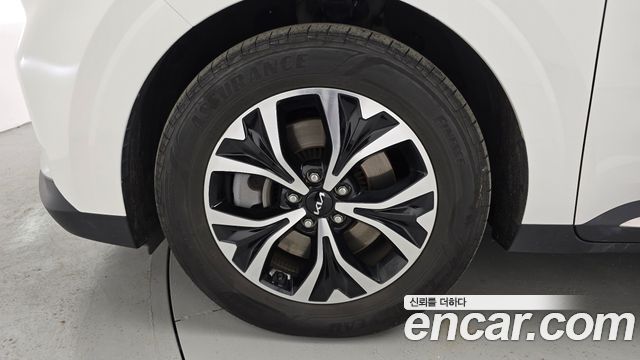 Kia Canival 2023 — photo 5