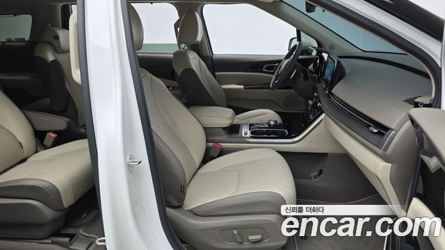 Kia Canival 2023 — photo 11